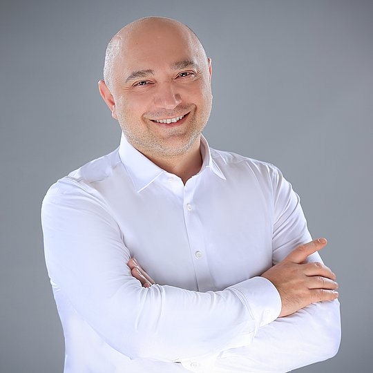 David Kistauri, Facharzt für Physikalische Medizin und Rehabilitation David Kistauri, Facharzt